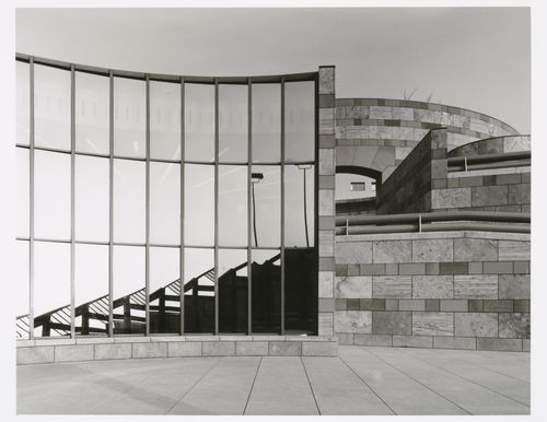 Partial view of the rotunda and ramps of the Neue Staatsgalerie [New National Gallery], Stuttgart, Germany