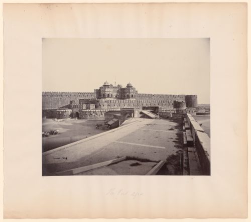 View of the Agra Fort from the top of the enceinte, showing the Delhi Gate on the left, Agra, India