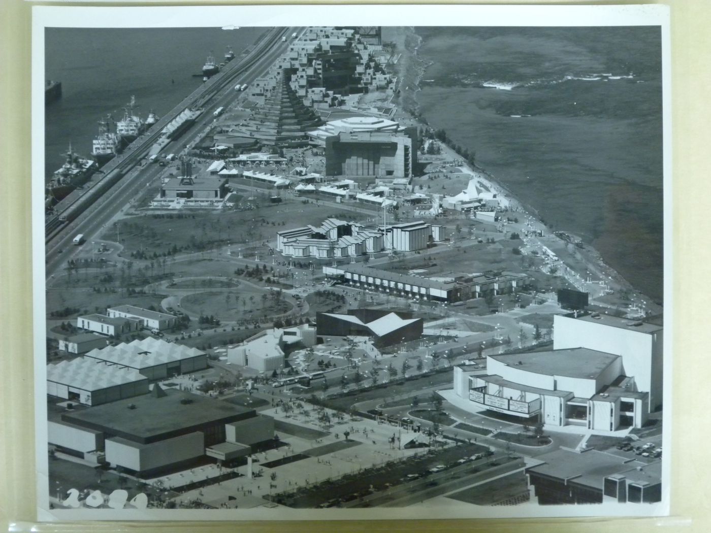 Aerial view of the Cité du Havre with its pavilions, Expo 67, Montréal, Québec