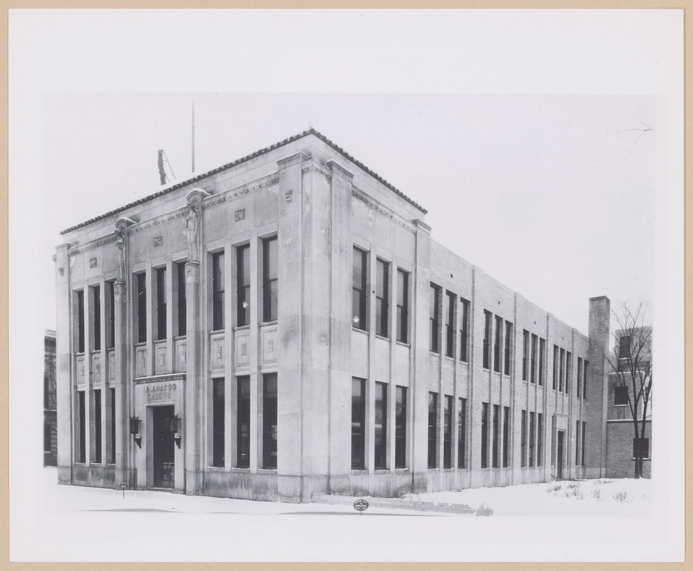 View of the principal and lateral façades of the Kalamazoo Gazette Building, Kalamazoo, Michigan