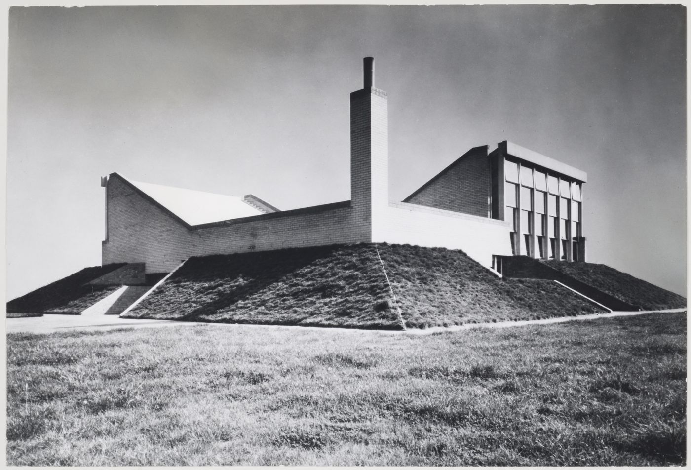 Exterior view of assembly and dining hall for Brunswick Park Primary School, Camberwell, London, England