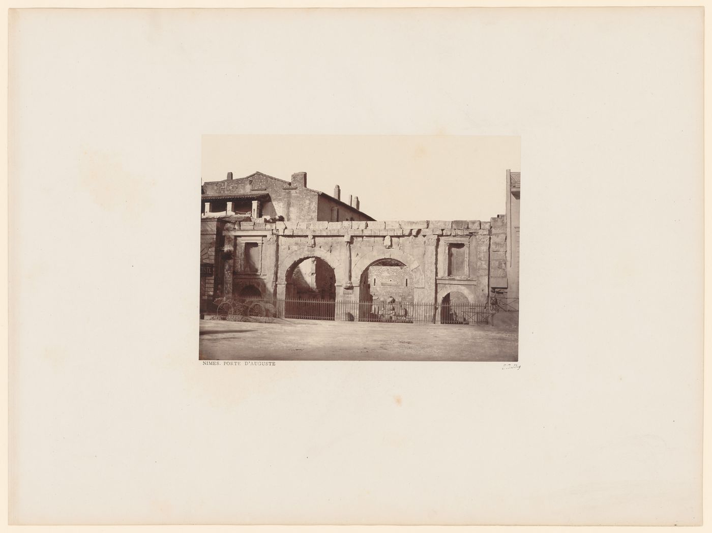 Porte d'Augustus, Nîmes