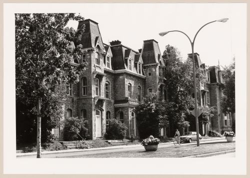 View of the principal façade of The Towers, 4130-4140 boulevard Dorchester, Westmount, Québec