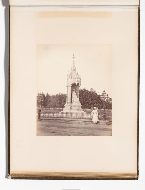 View of the Queen's Statue, Esplanade Road (now Mahatma Gandhi Road) and Mayo Road (now Bhaurao Patil Marg), Bombay (now Mumbai), India