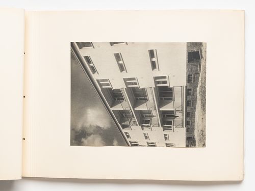 Exterior view of type B housing units, Hellerhof Housing Estate, Frankfurt am Main, Germany