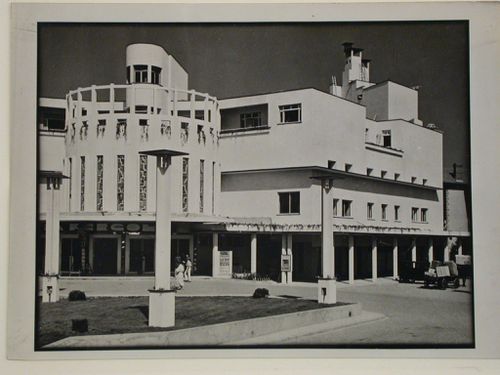 Casino de la Pergola à Saint-Jean-de-Luz. France. Rob. Mallet-Stevens et W. Marcel, architectes