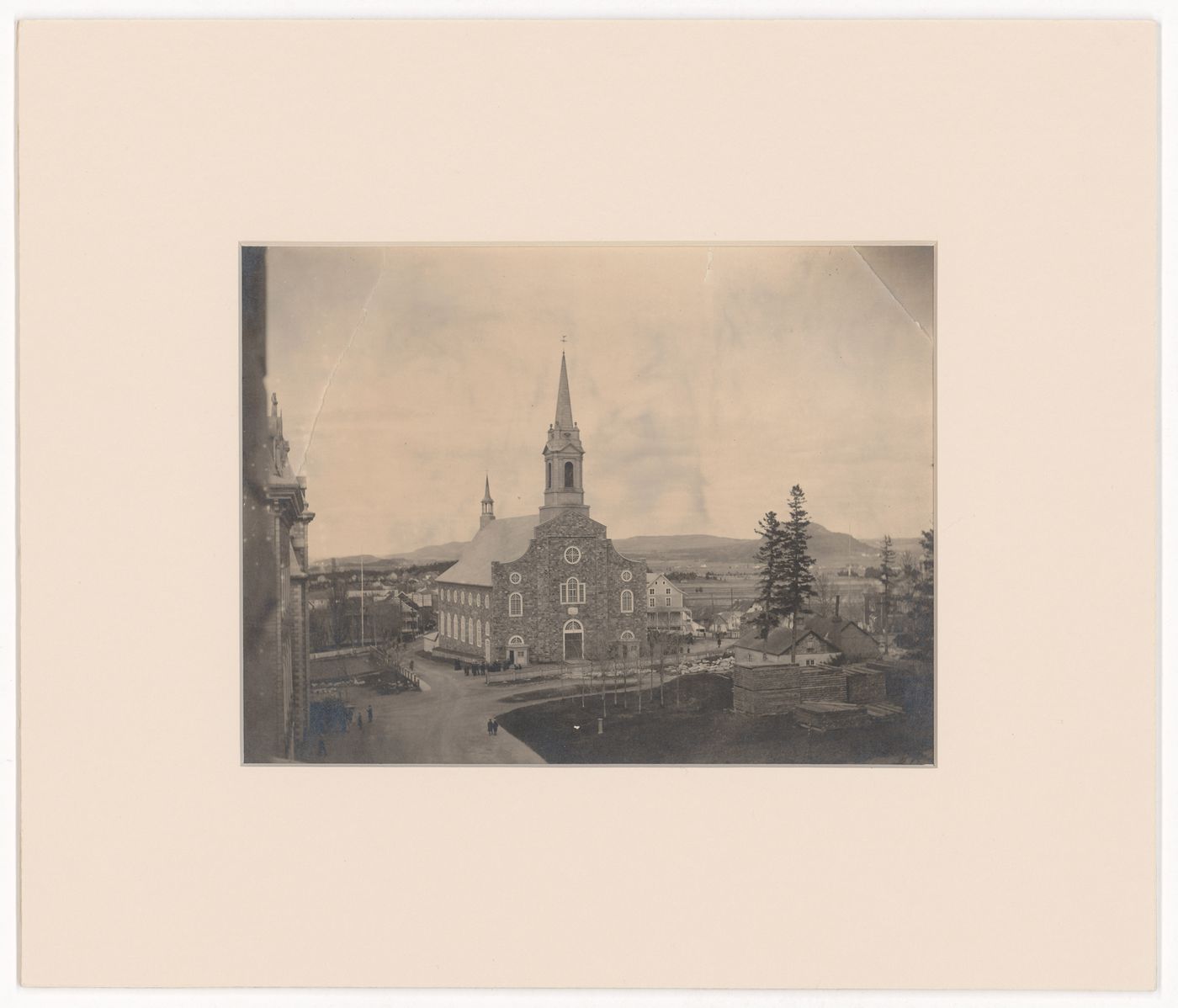 Vue de l'ancienne église de Sainte-Anne-de-la-Pocatière, Québec