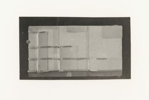 Photograph of a student model on the topic "Construction of Frontal Surface Based on Vertical, Horizontal and Inclined Combination of Two or More Rhythmical Rows" for the "Space" course at the Vkhutemas, Moscow