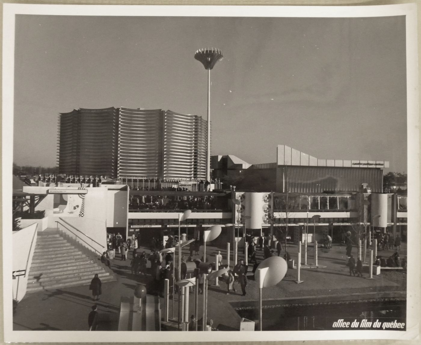 View of the Canadian Pacific-Cominco Pavilion and the Expo-Service C, Expo 67, Montréal, Québec