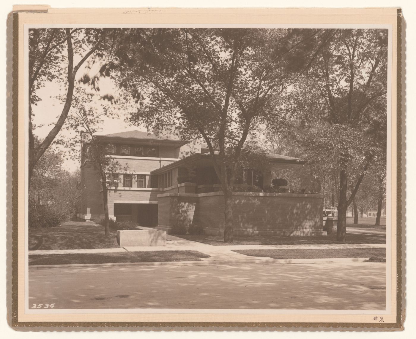 View of the lateral façade of Robie House, Chicago, Illinois