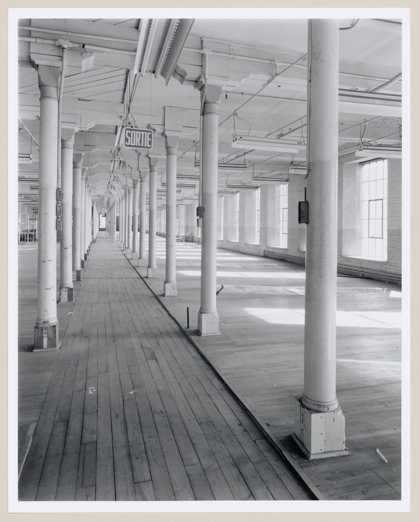 Interior view of workshops on the third floor of the Belding Corticelli Spinning Mill, Montréal, Québec