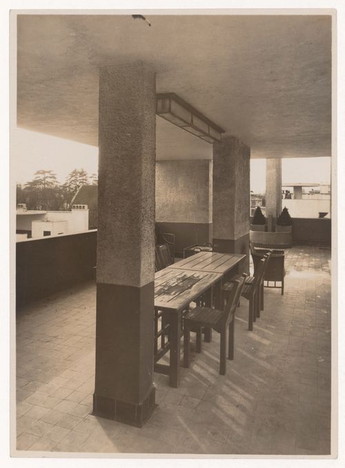 View of the terrace on the Reifenberg hôtel particulier, Mallet-Stevens road in the 16th arrondissement, Paris, France