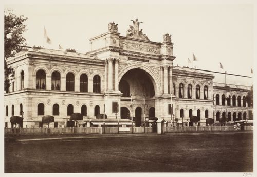 Paris, le Palais de l'Industrie