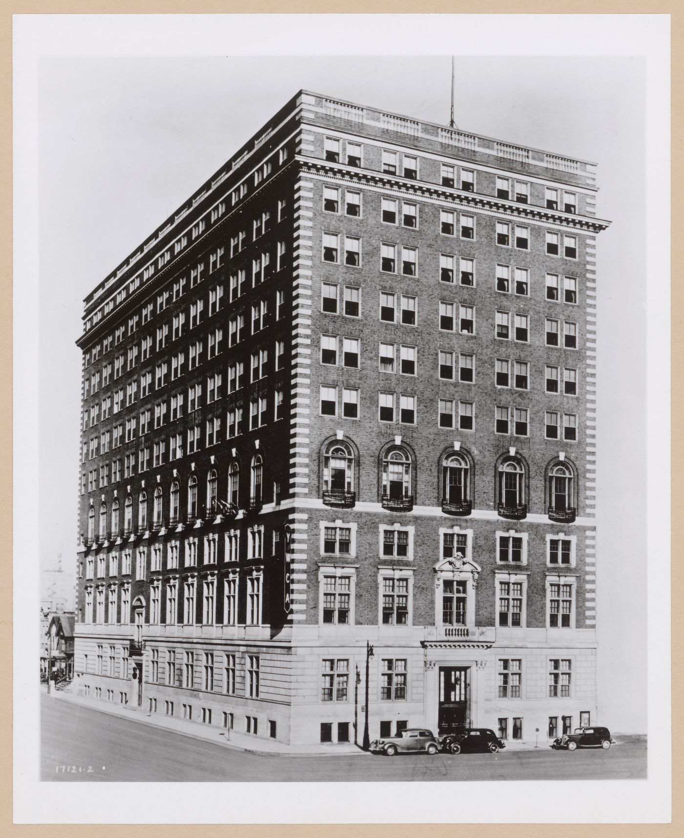 View of the principal and lateral façades of the Central Branch of the YWCA (now demolished), 2230 Witherell Drive [?], Detroit, Michigan