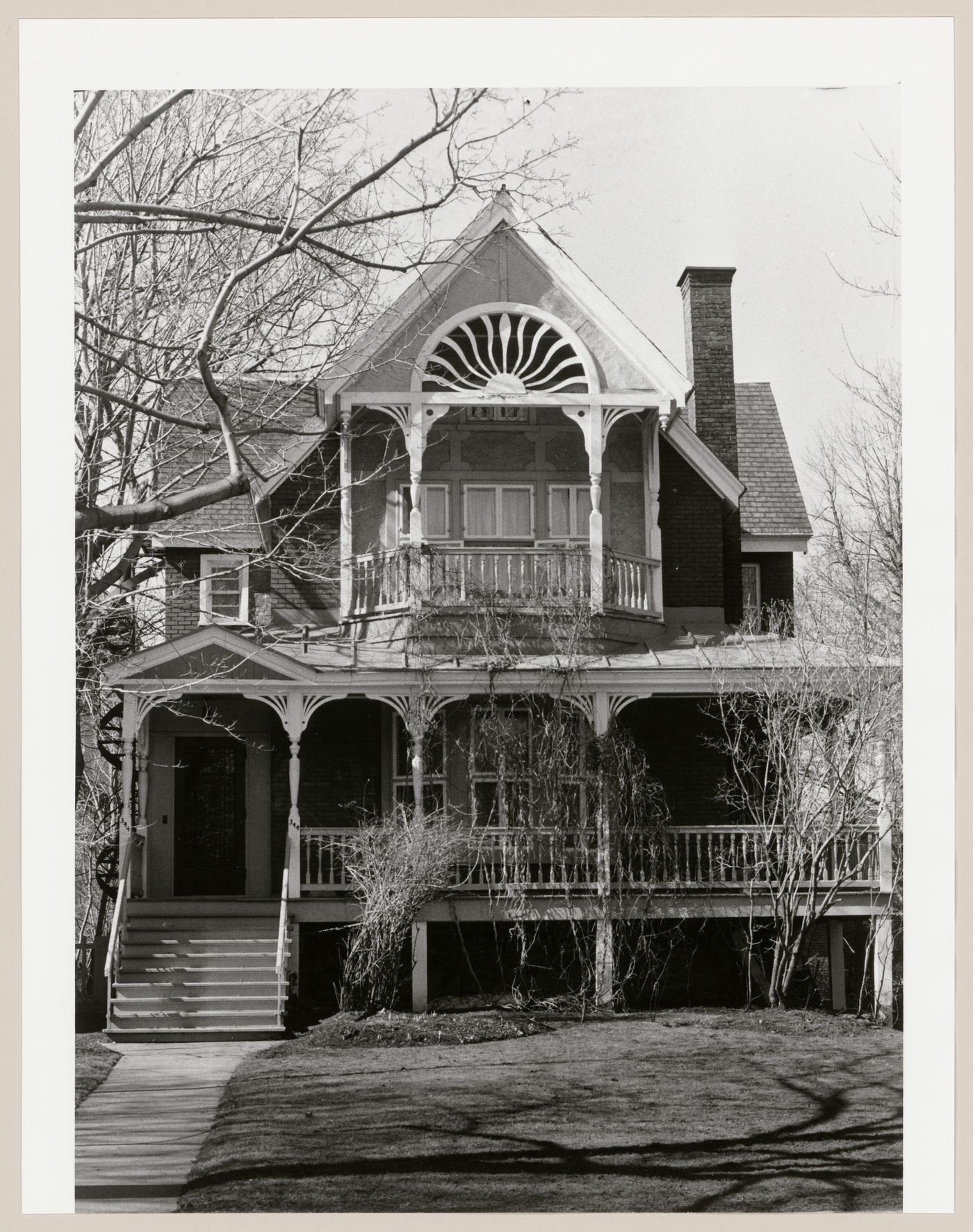 View of the principal façade of Maison James Phymister, 344 Metcalfe Avenue, Westmount, Québec
