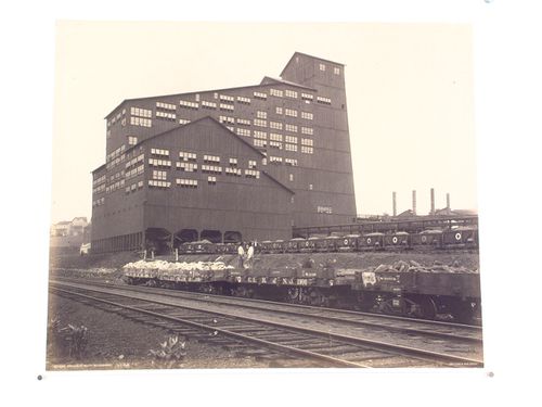 Wilkes-Barre view of coal breaker and tracks belonging to Lllehigh [?] Valley Railroad Co, Pennsylvania, United States