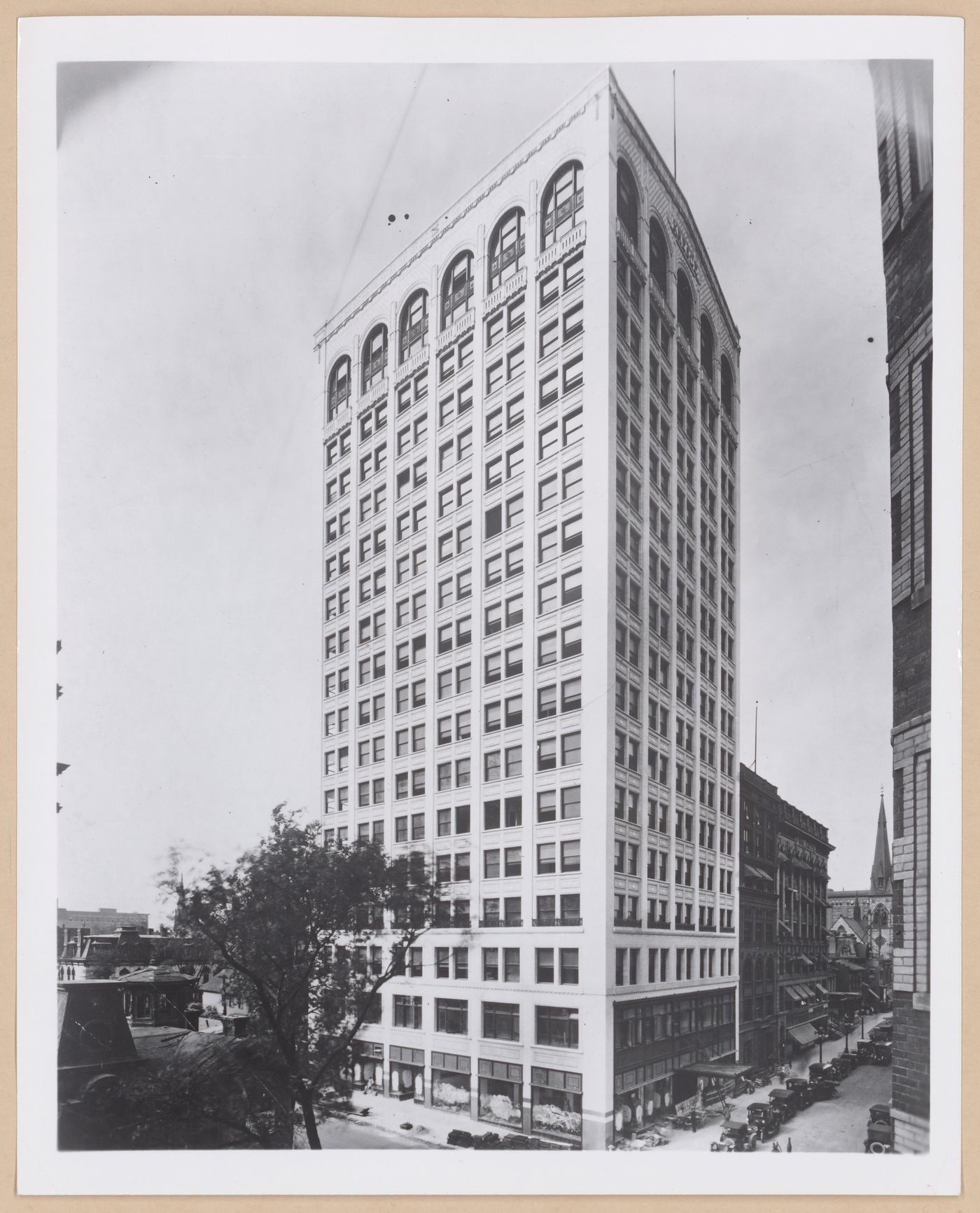 View of the principal and lateral façades of the S.S. Kresge Building (now the Kales Building), Grand Circus Park, Detroit,  Michigan