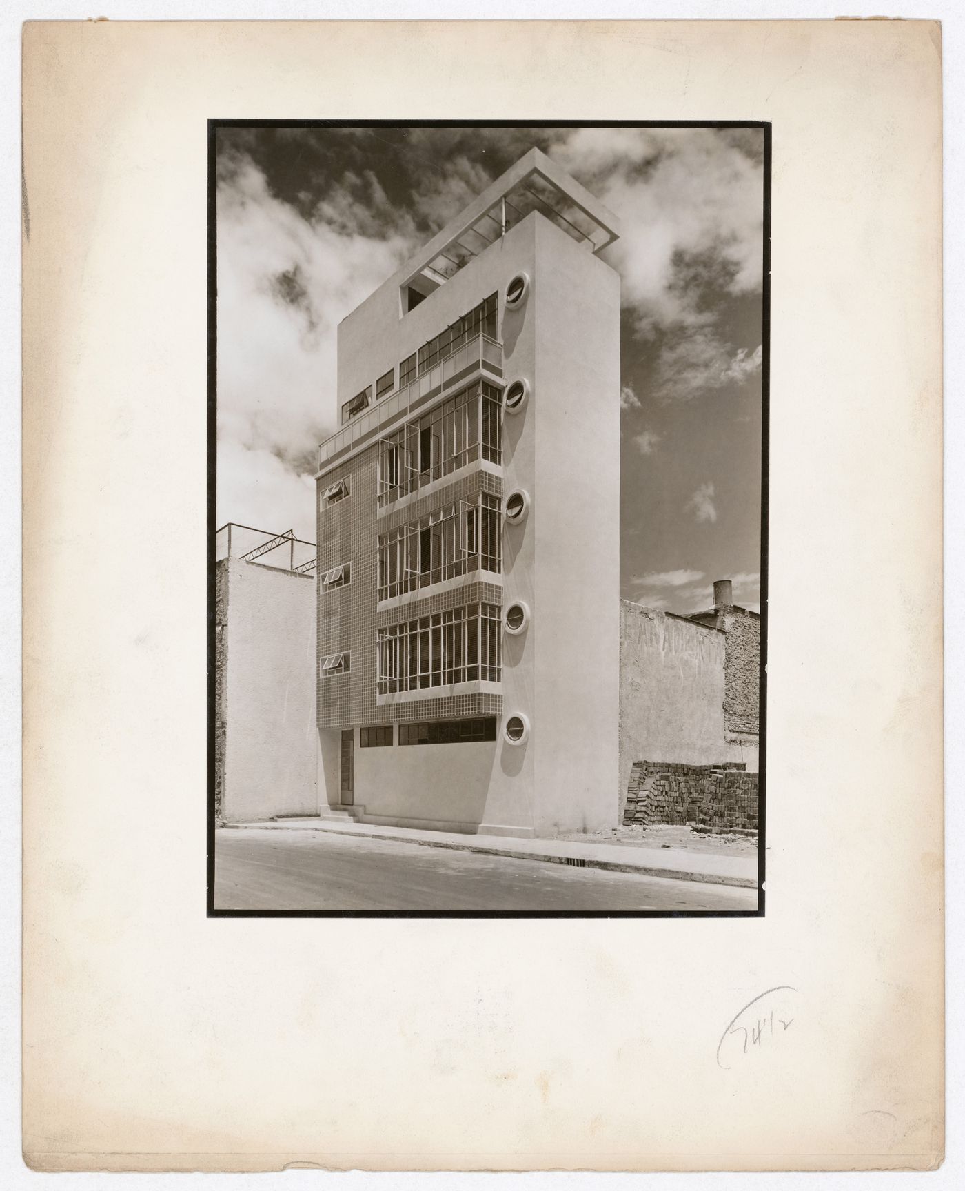 View of an apartment house, Calle Estrasburgo 20, Mexico City, Mexico