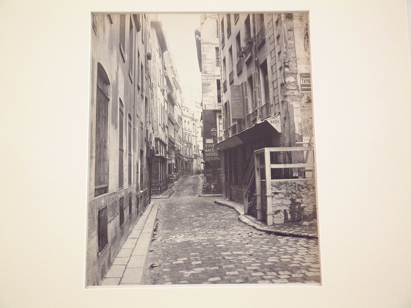 View from the south, rue de l'Arche-Marion du Quai de la Megisserie