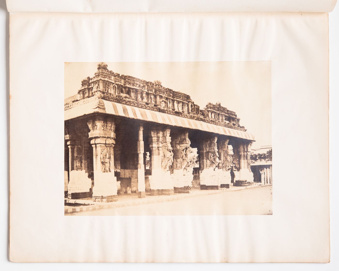 View of the Pudu Mandapa (also known as Thirumalai Nayak's Choultrie), Minakshi Sundaresvara Temple, Madura (now Madurai), India