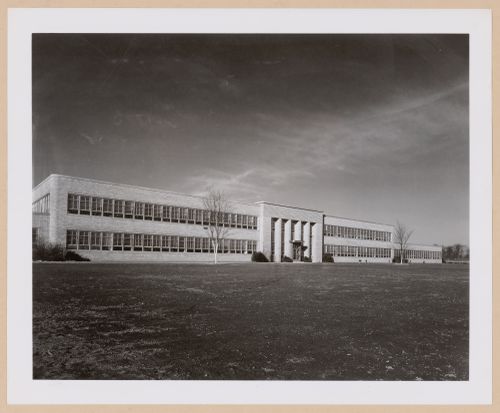 View of the north façade of the Administration Building and east end of the Manufacturing Building, Toledo Scale Company Assembly Plant, Toledo, Ohio