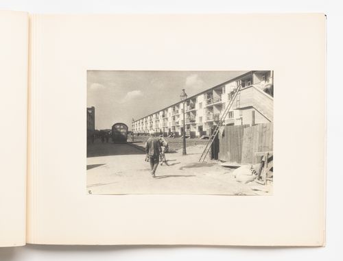 Exterior view of type A housing units, Hellerhof Housing Estate, Frankfurt am Main, Germany