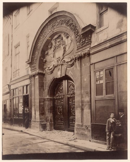 Portal of the Hôtel de Chalous-Luxembourg, No 26 rue Geoffroy - l'Asnier, 4iem arr., Paris, France
