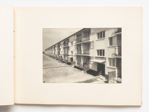 Exterior view of type B housing units, Hellerhof Housing Estate, Frankfurt am Main, Germany