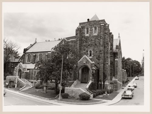 View of the principal façade of Saint Matthias Church, chemin de la Côte-Saint-Antoine, Westmount, Québec