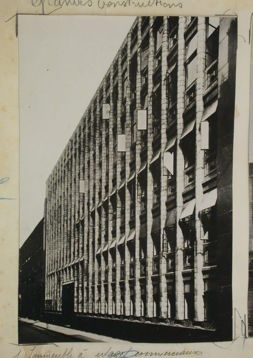 Immeuble à usages commerciaux. Berlage, architecte à La Haye