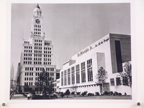 View of the principal façade of the Rotogravure Building of the Philadelphia Inquirer, Broad Street, Philadelphia, Pennsylvania