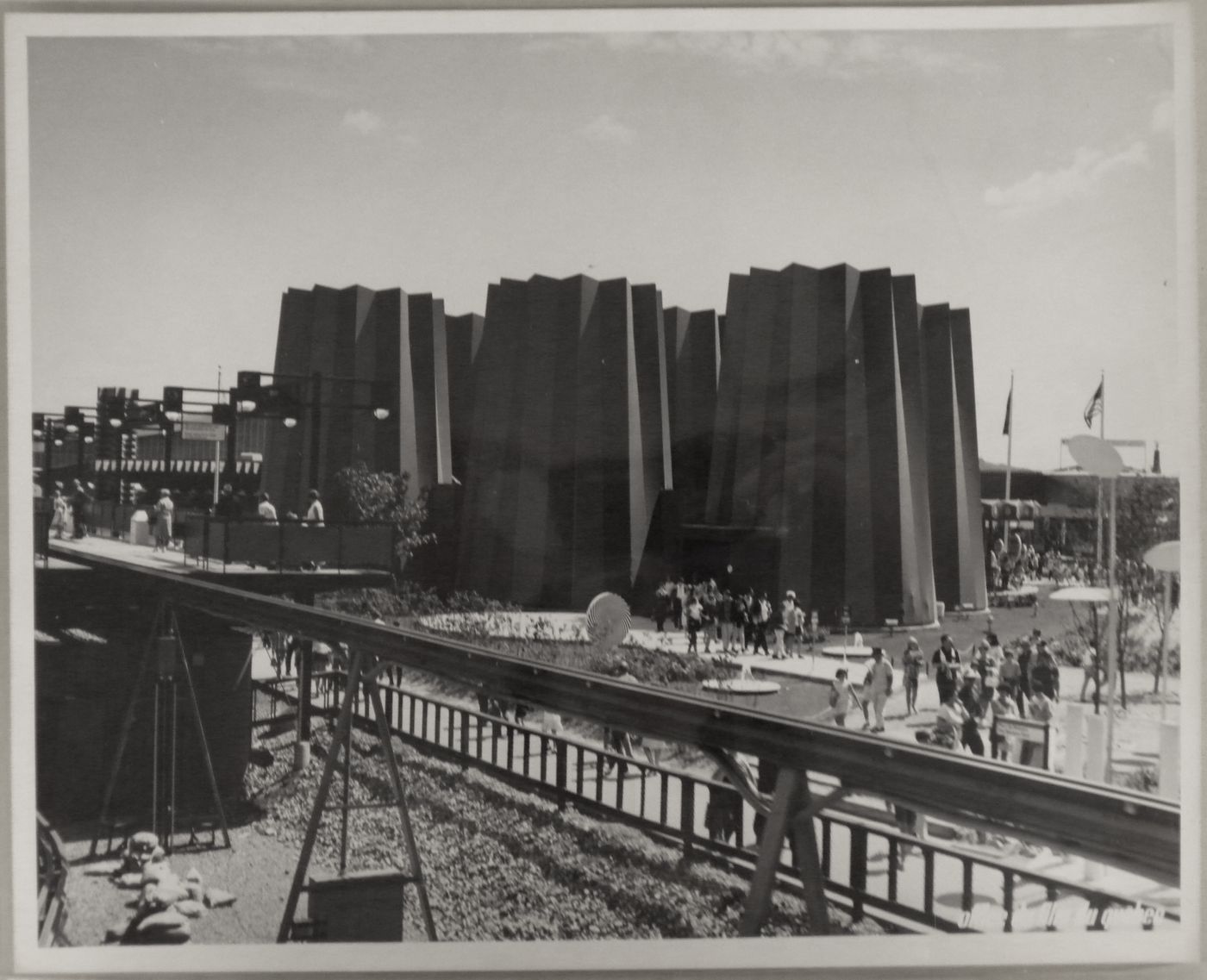 View of the Pavilion of the State of New York with a minirail station on the left, Expo 67, Montréal, Québec