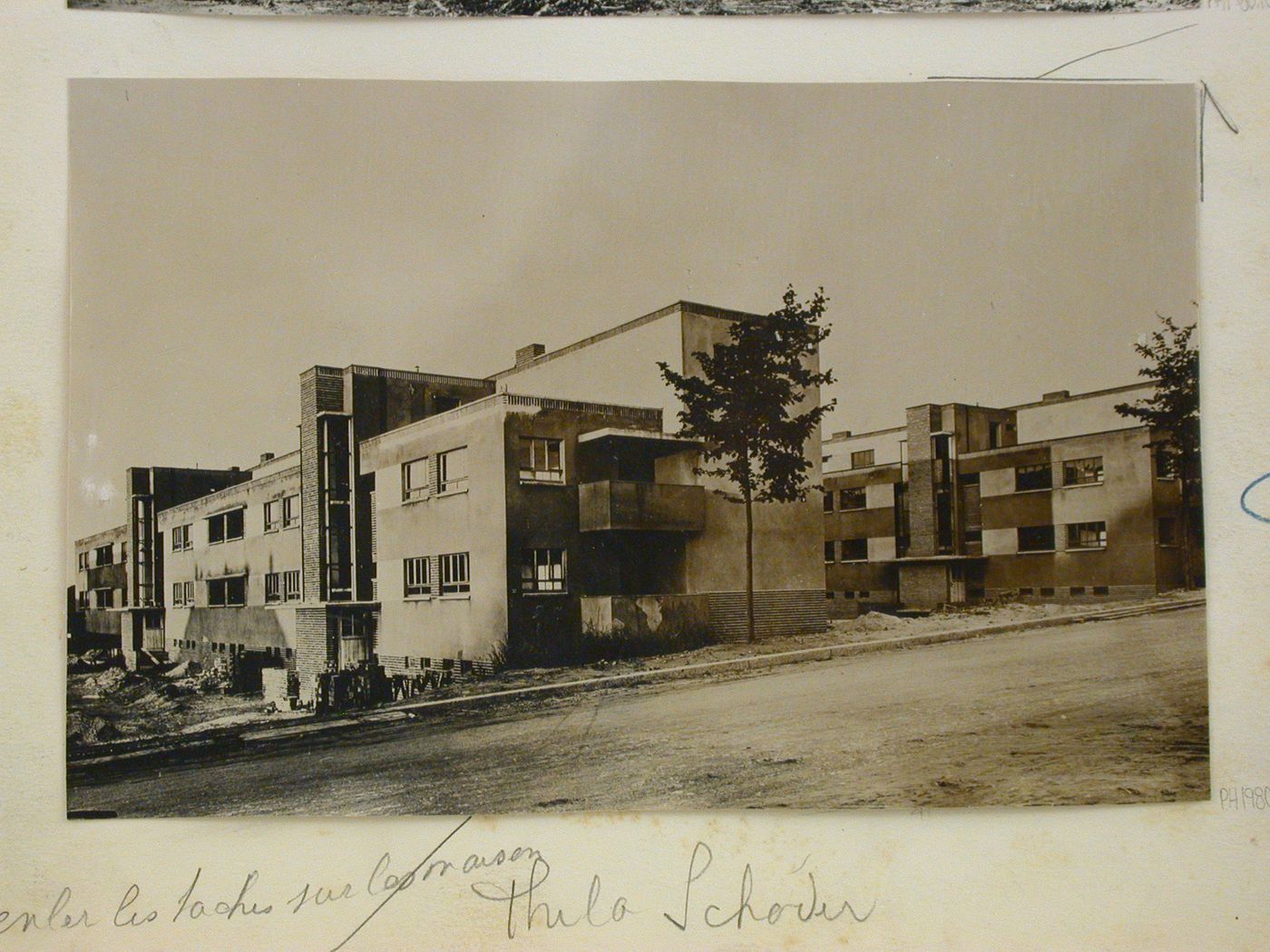 Bloc de maisons à Meuselwitz. Allemagne. Thilo Schoder, architecte à Weimar-Géra