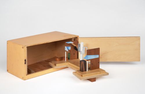 The Nofamily House: model