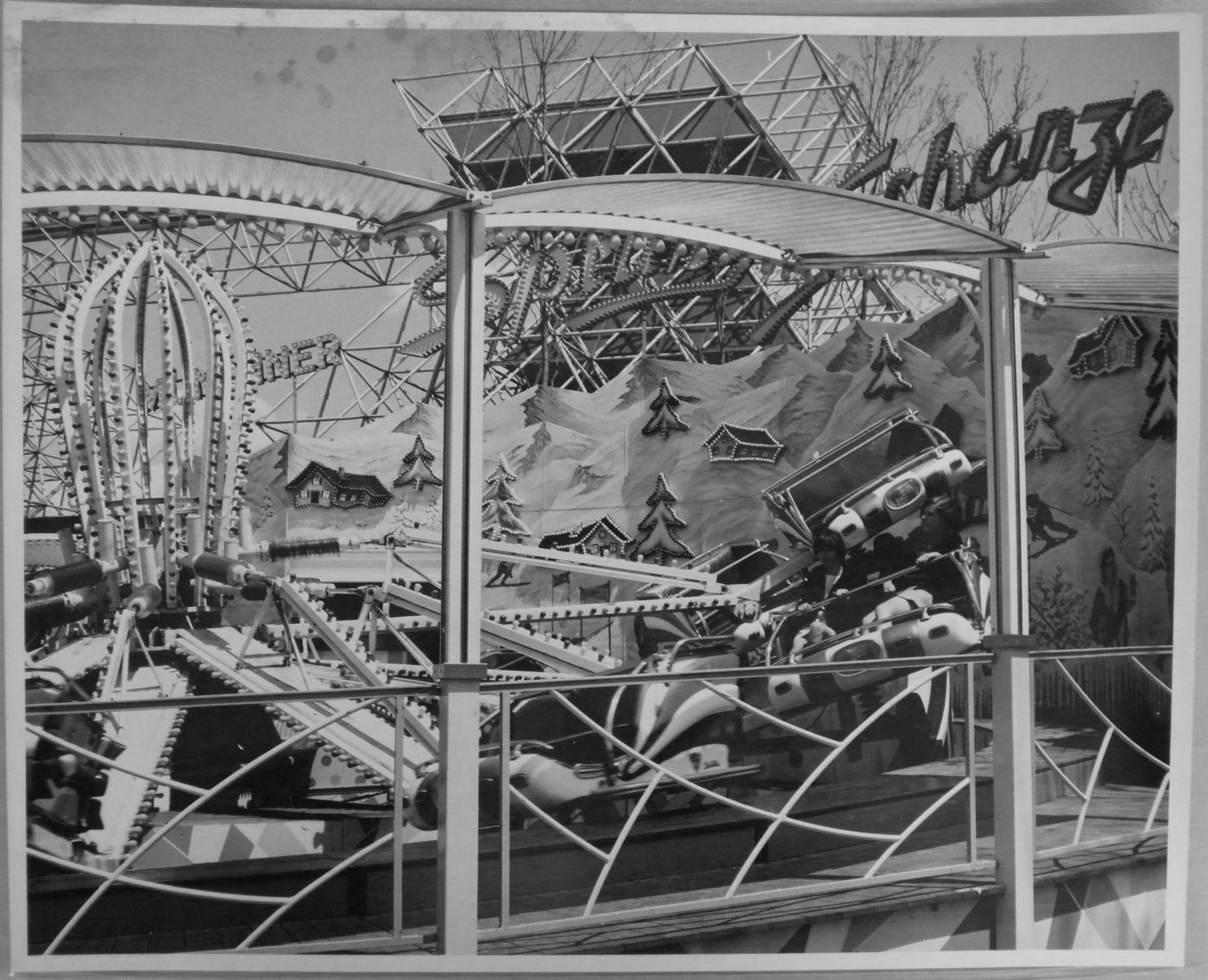 View of an unidentified amusement ride at La Ronde, Expo 67, Montréal, Québec