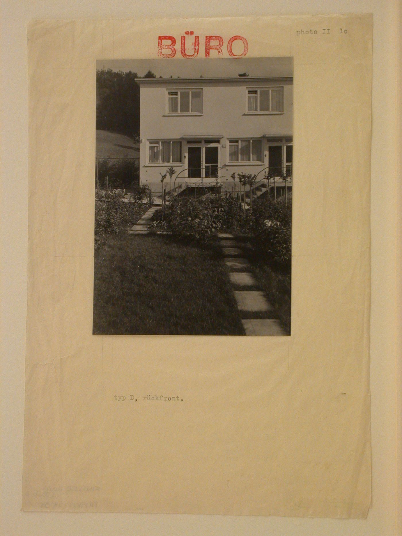 View of the north façade of a Type D row house showing the garden and path, Werkbundsiedlung Neubühl, Zurich, Switzerland