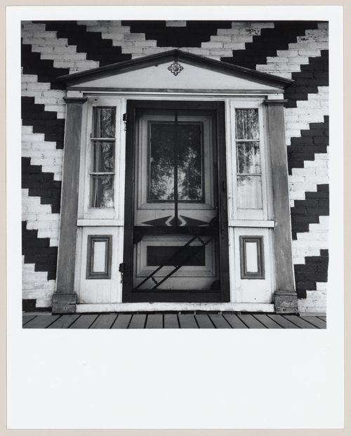 Entrée principale d'une maison, Ile d'Orléans, Québec