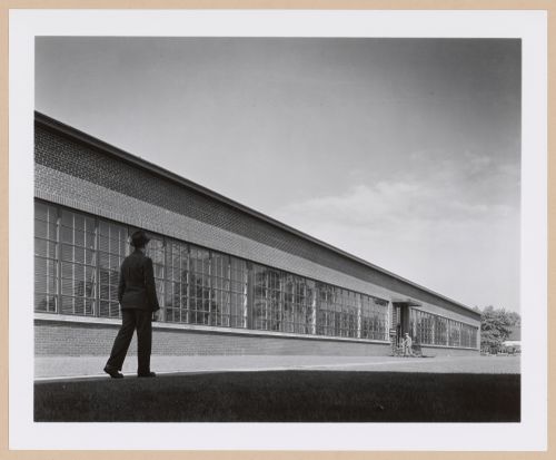 View of the principal façade of the addition to the Administration Building, Borg-Warner Corporation Long Manufacturing Company division Assembly [?] Plant, Detroit, Michigan