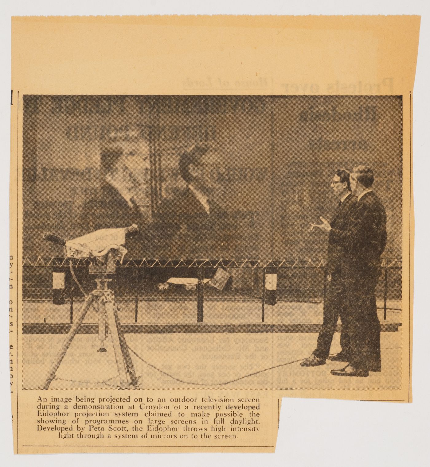 Newspaper clipping about the Eidophor Projection System from unknown newspaper