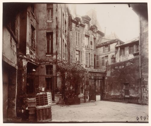 Cour de Rouen, Paris, France