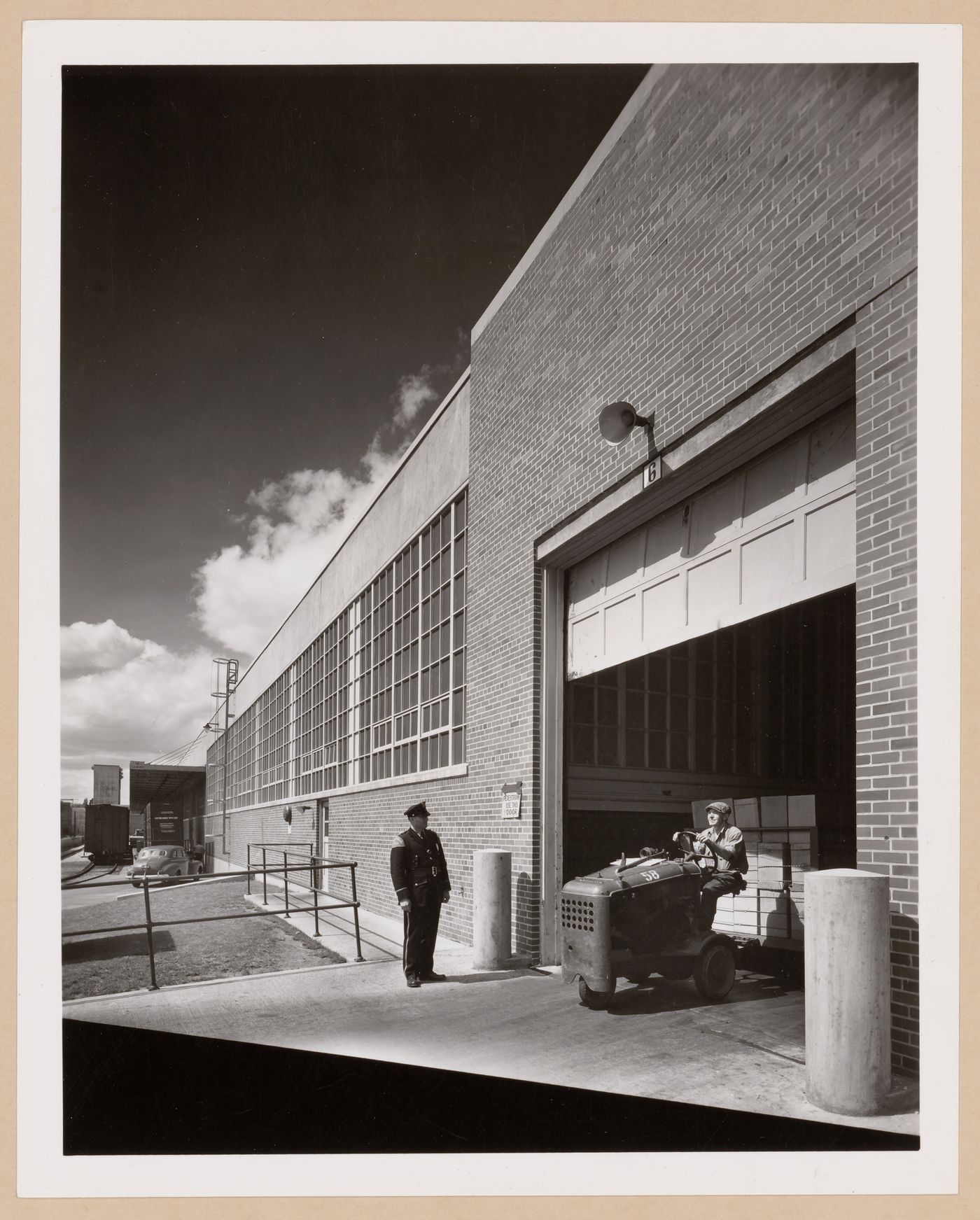 View of the rear [?] façade of the Motor Manufacturing Building, Nash-Kelvinator Corporation Assembly Plant, Kenosha, Wisconsin