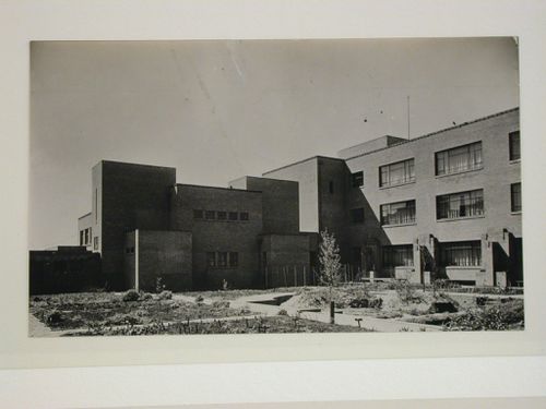 Lycée à La Haye. J. Limburg architecte