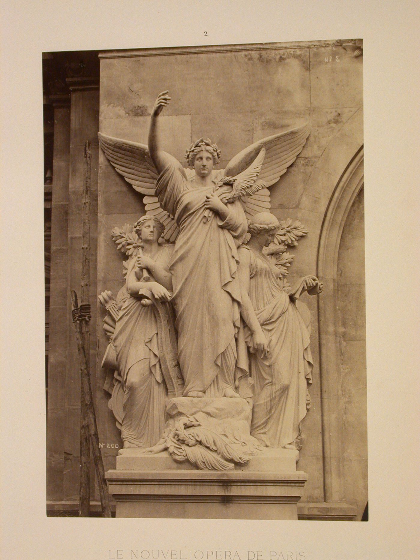 Groupe de la façade principale. La Poésie [de] Jouffroy