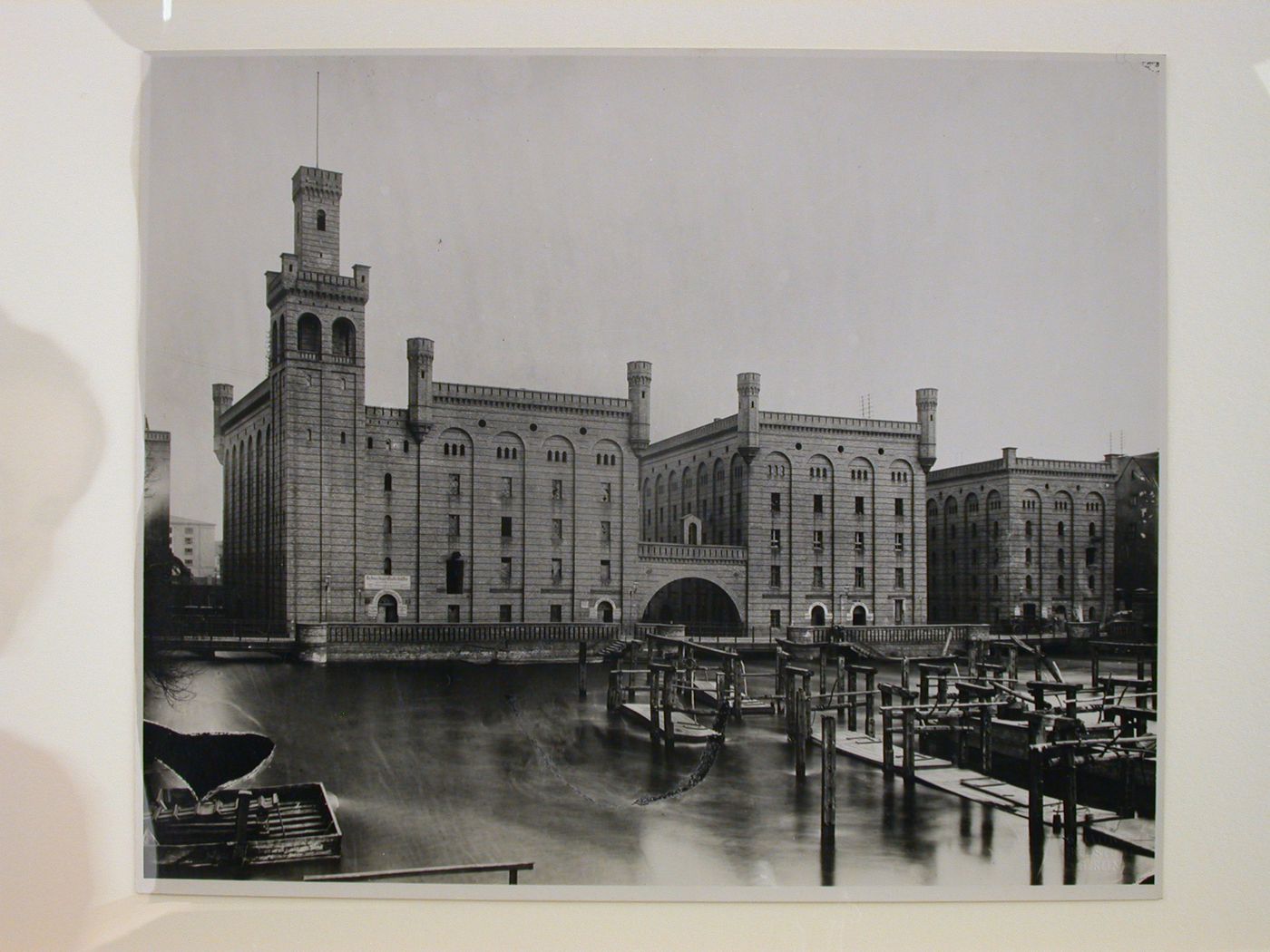 View across a harbour to the Mühlengebäude, am Mühlendamm, Berlin, Germany