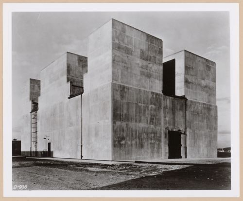 View of the principal and lateral façades of the Test Cells, United Aircraft Corporation Pratt & Whitney division Aircraft Assembly [?] Plant, East Hartford, Connecticut