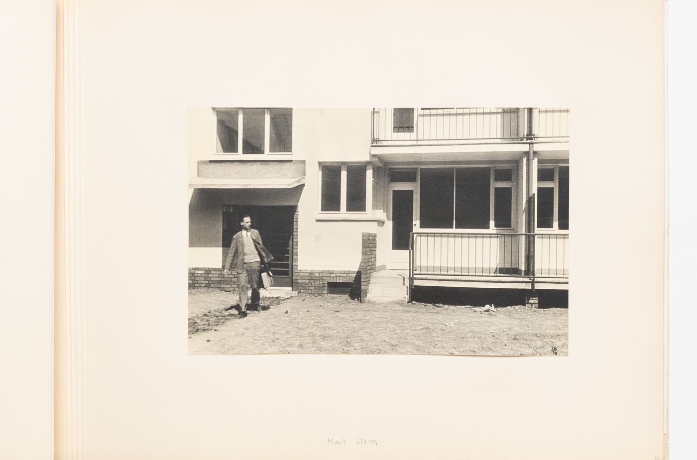 Exterior view of type A housing units with Mart Stam exiting the building, Hellerhof Housing Estate, Frankfurt am Main, Germany