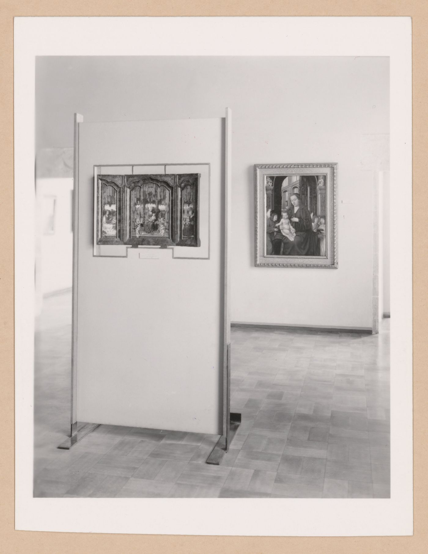 Interior view of the Sale die Fiamminghi showing paintings, Palazzo Abatellis, Galleria regionale della Sicilia, Palermo, Italy