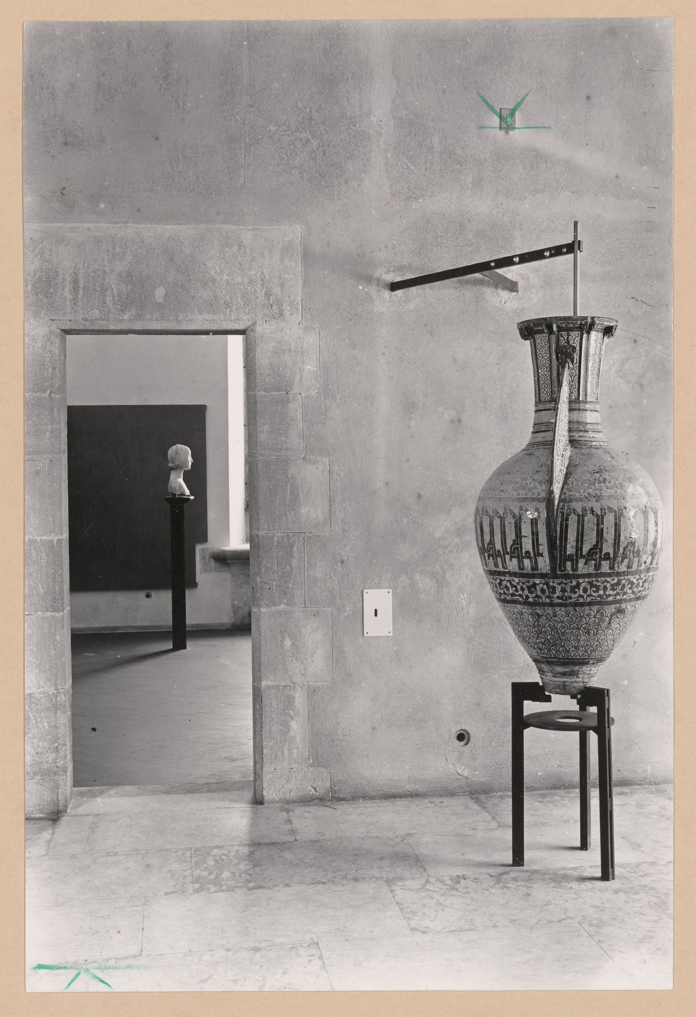 Interior view of the Portico con vaso di Malaga showing a vase with the Sala di F. Laurana in the left background, Palazzo Abatellis, Galleria regionale della Sicilia, Palermo, Italy