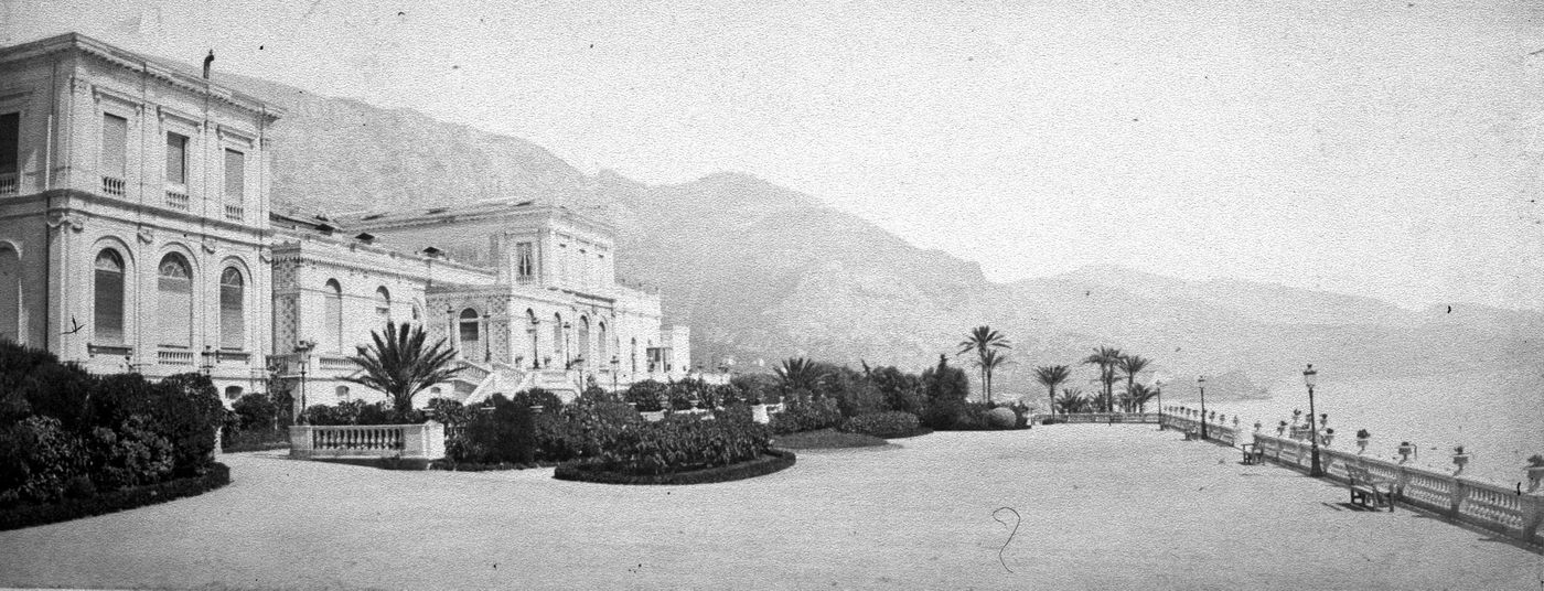 Plate from album ''Views of Italy, Monaco, Algers, Lisbonne, Gibraltar and Montserrat by various photographers''