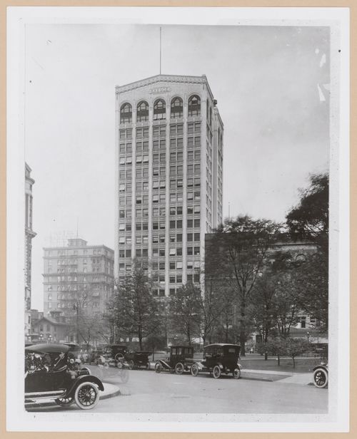 View of the principal façade of the S.S. Kresge Office Building (now the Kales Building), Grand Circus Park, Detroit, Michigan